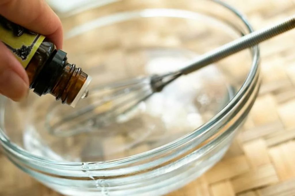 Как сделать кожный антисептик для рук своими руками  - эфирное масло